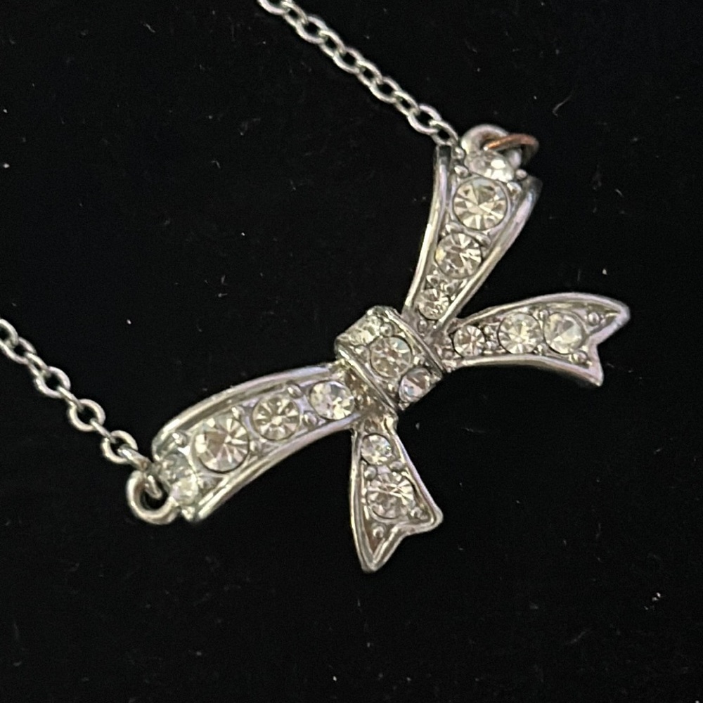 Lia Sophia large rhinestone bow necklace